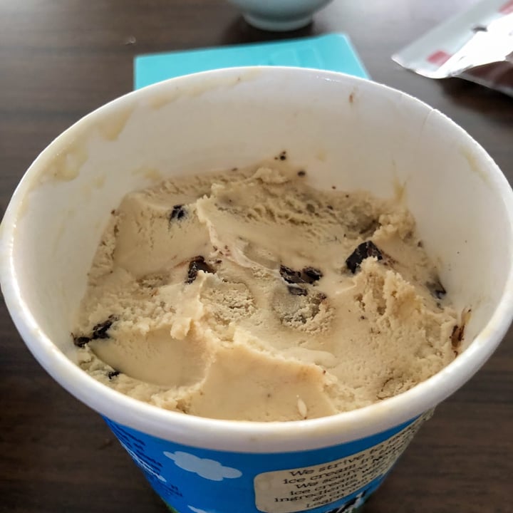 photo of Ben & Jerry's Cookie Dough shared by @m1tch9i on  28 Jul 2022 - review