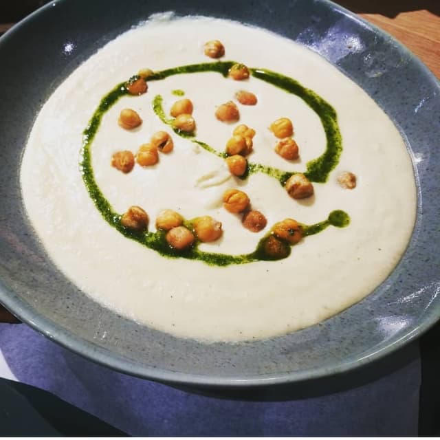 「Creamy cauliflower soup」の料理の写真