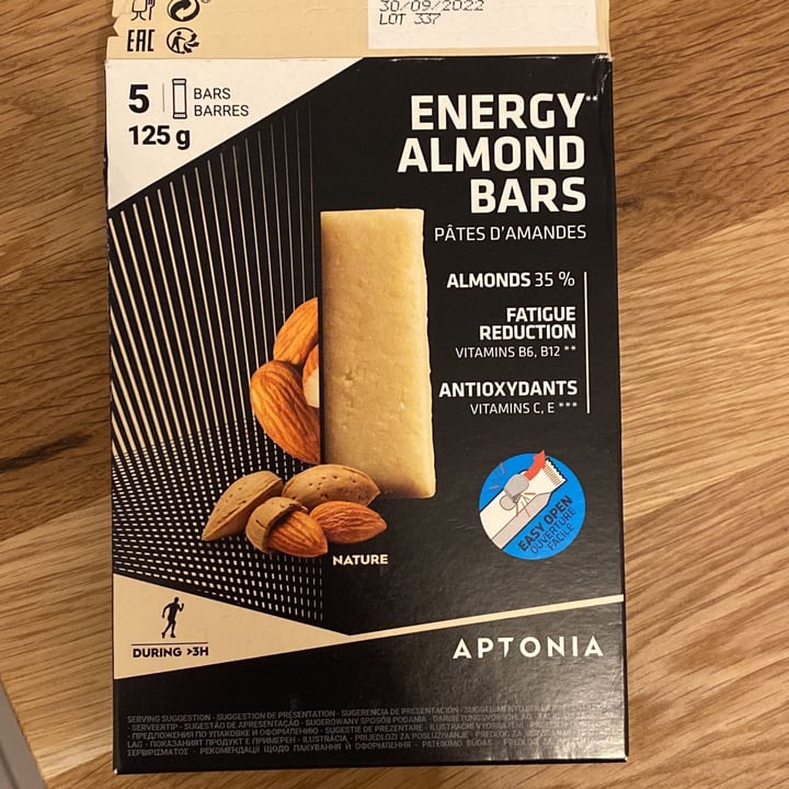 photo of Aptonia Energy almond bars shared by @matteodeiana on  10 Mar 2022 - review