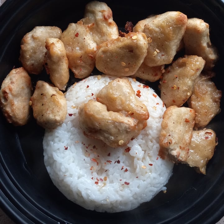 review photo of Gardein Mandarin Orange Crispy Chick’n shared by @catladymeowmeow on 23 May 2022 - review