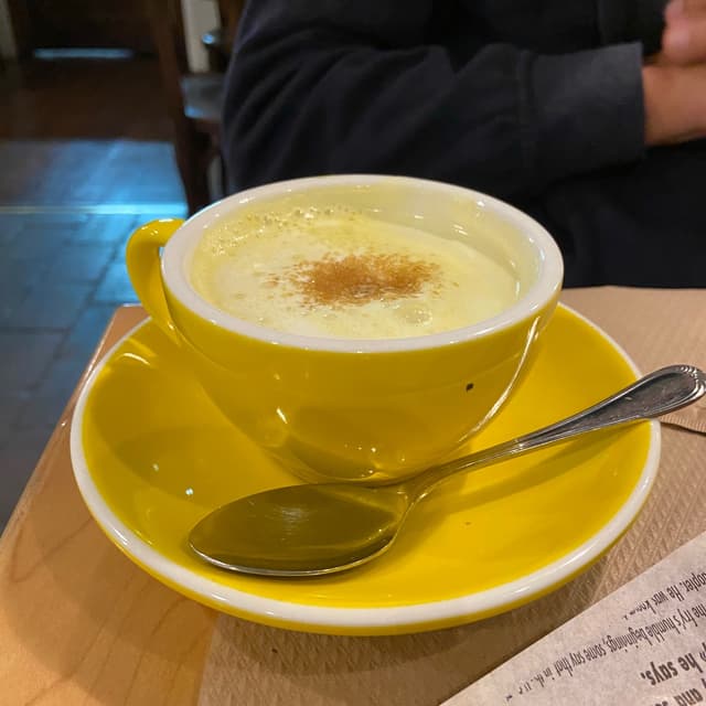 Foto do prato “Té latte de Cúrcuma”