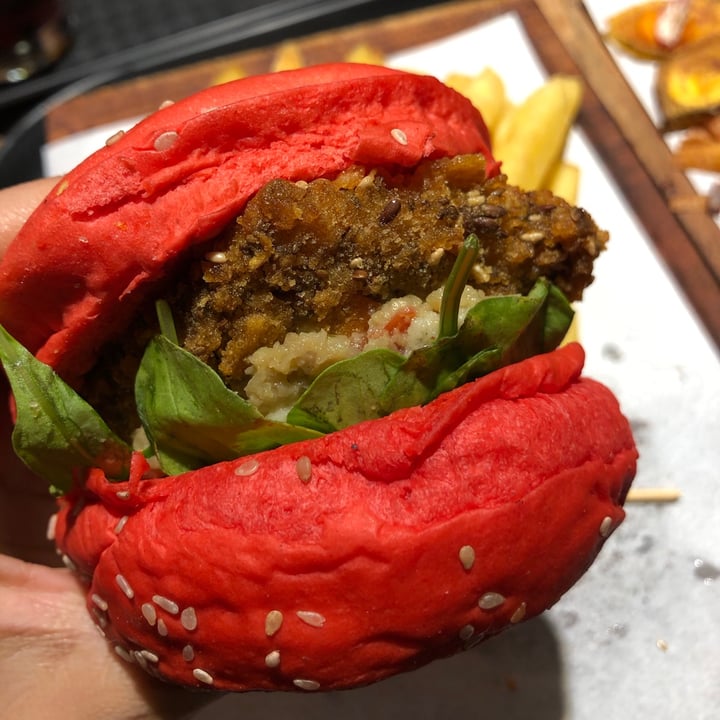 photo of Pola Burger Pan de Remolacha shared by @goodhabitos on  12 Apr 2021 - review