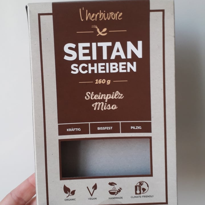 review photo of L'herbivore Seitan Geräuchert shared by @veggiesandra on 07 Feb 2022 - review