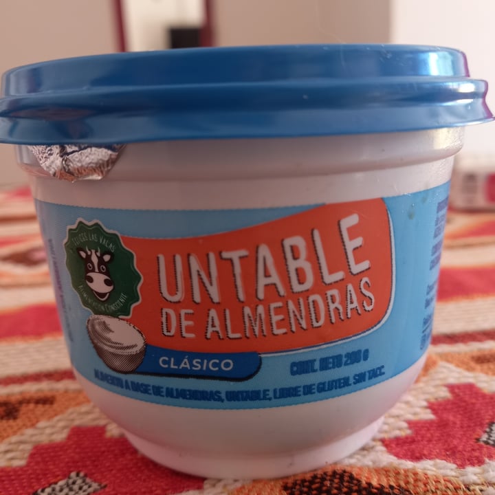 photo of Felices Las Vacas Untable de Almendras sabor Jamón Serrano shared by @yanivegan04 on  15 Nov 2020 - review