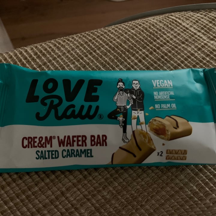 review photo of LoveRaw M:lk Choc Bar (Salted Caramel) shared by @lauragdegato on 12 Aug 2021 - review