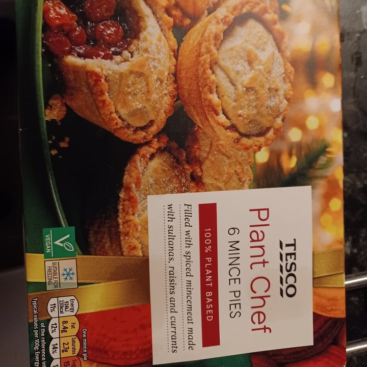 review photo of Tesco Plant Chef 6 mince pies shared by @veganema on 23 Oct 2022 - review