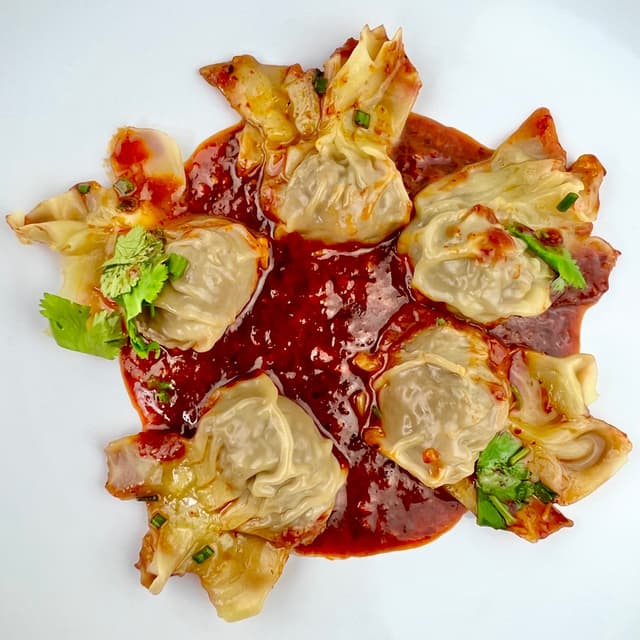 「Chili Oil Wontons」の料理の写真