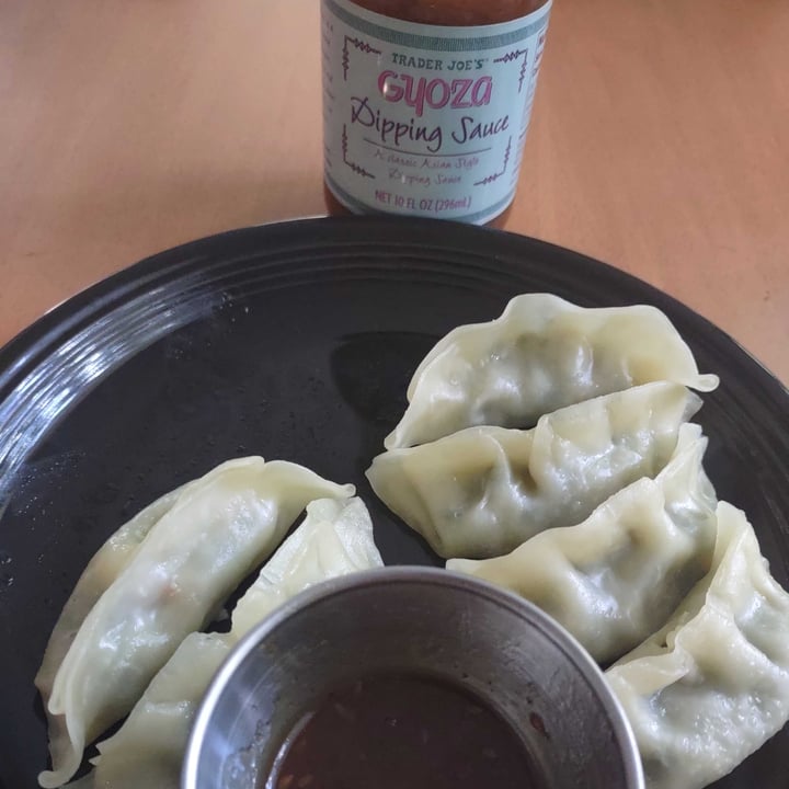 photo of Trader Joe's Gyoza Dipping Sauce shared by @nashmevegan on  26 Jun 2021 - review