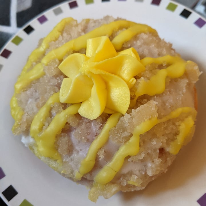 photo of Doughnotts Lincoln Lemon Drizzle Doughnut shared by @fajajay on  11 Sep 2021 - review