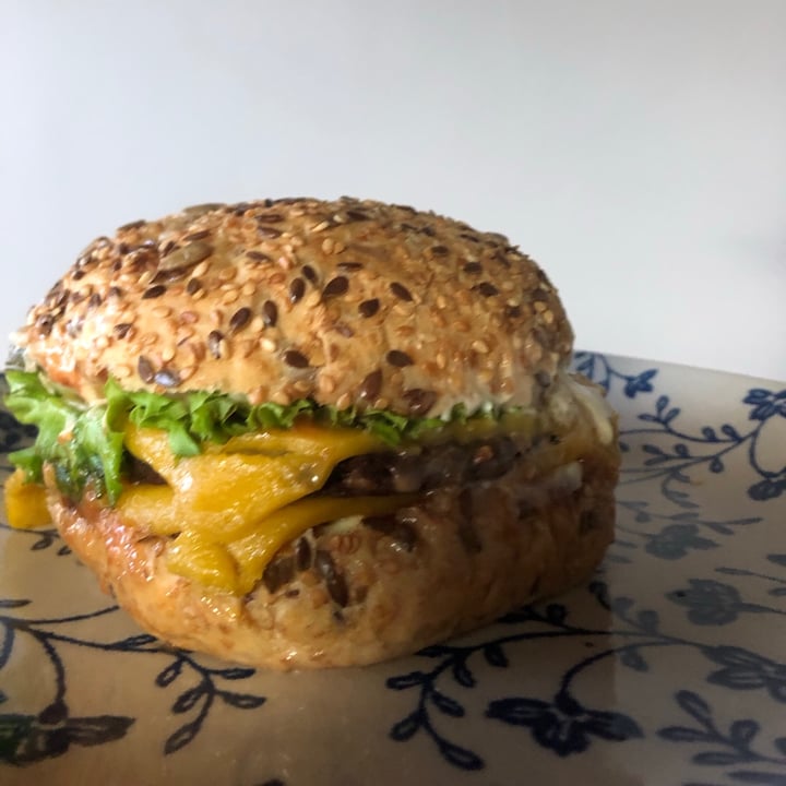photo of The Fussy Vegan TFV Cheese Burger shared by @nikivisser on  26 Jun 2021 - review