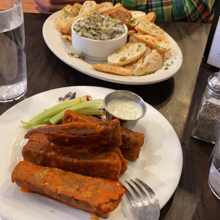 photo of The Chicago Diner, Logan Square Buffalo Wings shared by @mackenziesp on  15 Jul 2020 - review