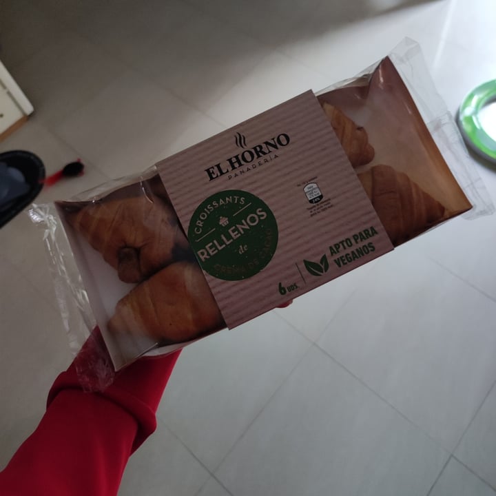 photo of El Horno de Aldi croissants rellenos de crema de cacao shared by @juliiapardo on  18 Nov 2022 - review