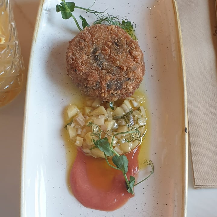 photo of TWELVE EATERY fishcake shared by @militantvegan on  09 Dec 2022 - review