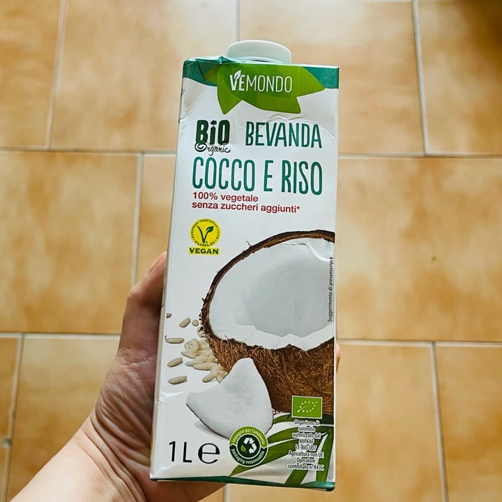 photo of Vemondo Bevanda al cocco e riso shared by @luccaferrara on  10 May 2022 - review