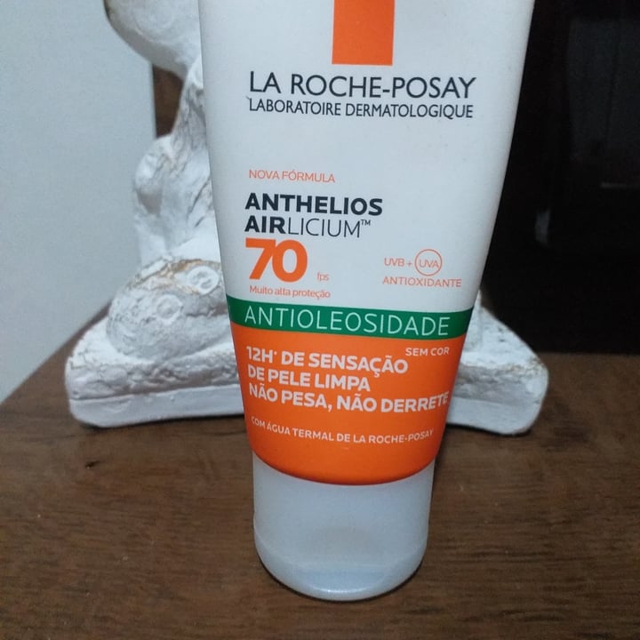 review photo of La Roche-Posay Anthelios 50+ Anti-Brillance shared by @martanascimento on 12 May 2022 - review