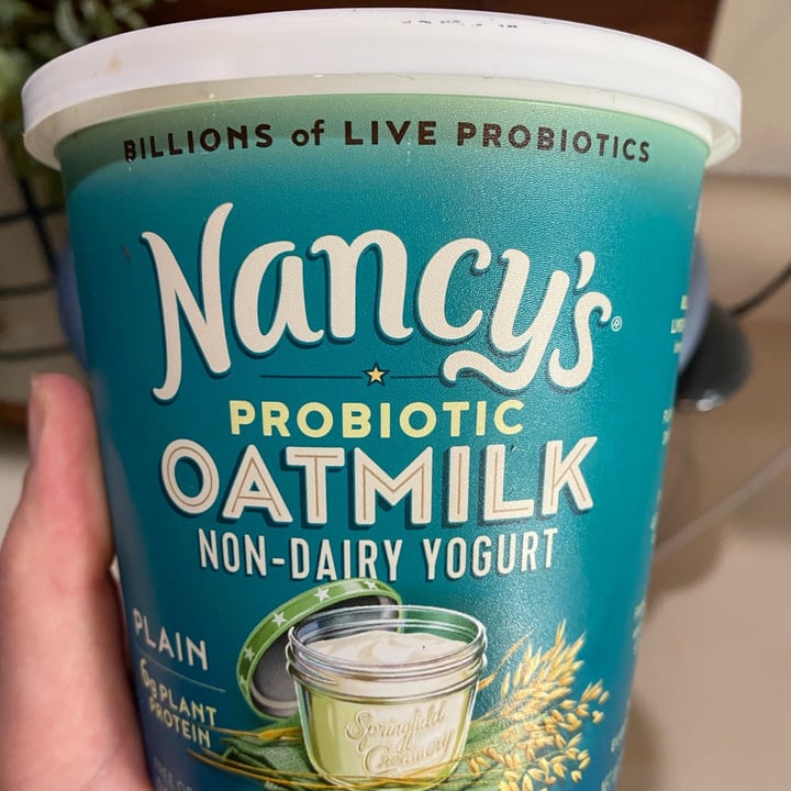 photo of Nancy's Yogurt Probiotic Oatmilk Non-Dairy Yogurt Plain shared by @hungrymama on  08 Jun 2021 - review