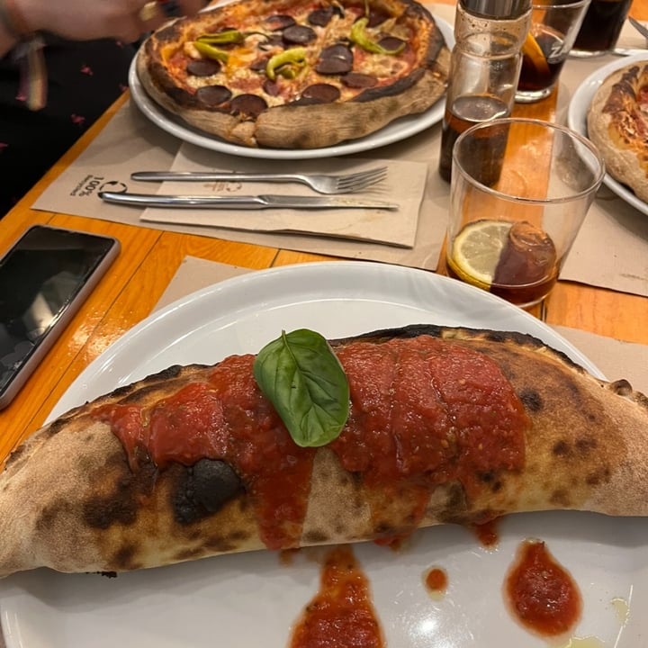 photo of Pizzi & Dixie Calzone shared by @siitomdz on  20 Oct 2022 - review