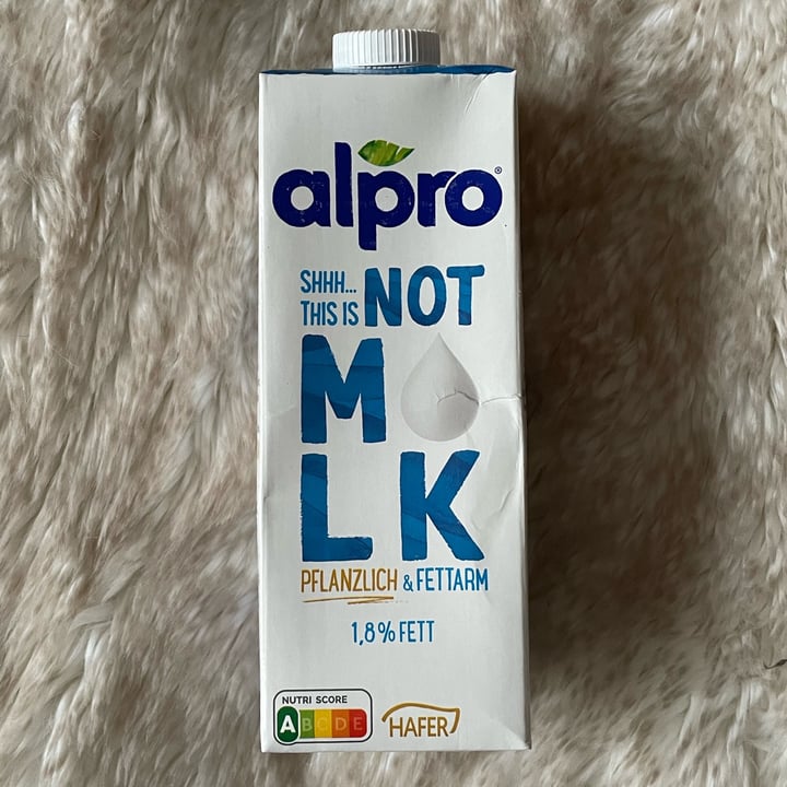 photo of Alpro Shhh...This isn't milk 1,8% shared by @minmarmag on  29 Dec 2021 - review