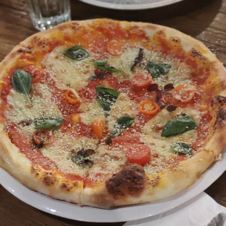 photo of Jamie's Italian Pimped Margherita VEGAN shared by @mansiv on  27 Nov 2020 - review