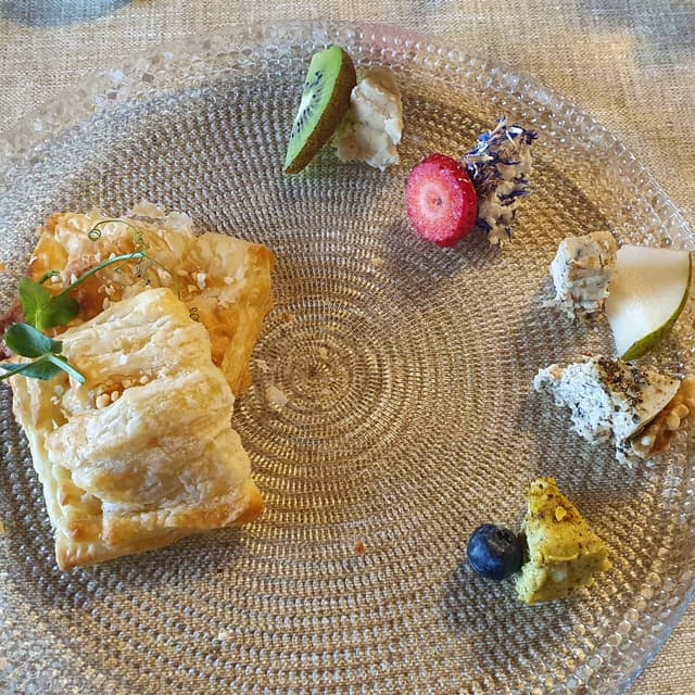 Foto do prato “Composizione Di Formaggi Plant-based”