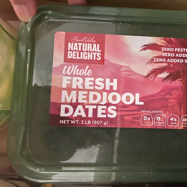 photo of Bard Valley Natural Delights Fresh Medjool Dates shared by @jucarlson on  26 Apr 2022 - review