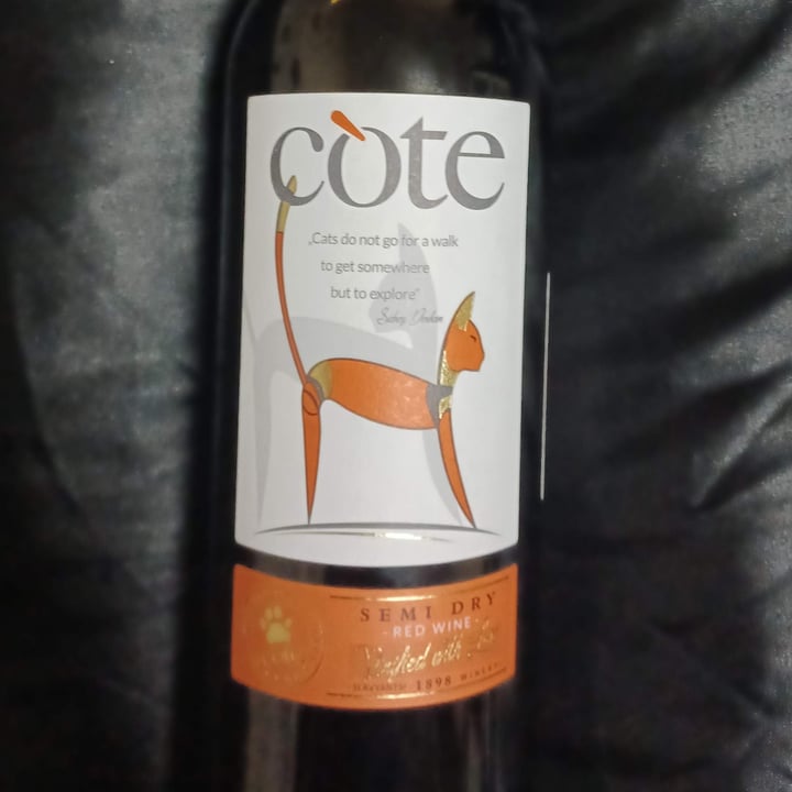 photo of Cote wine Cote Semi Dry Red Wine shared by @rixie on  15 Dec 2022 - review