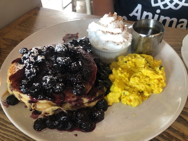 photo of Nowhere Man Vegan All American Pancakes shared by @nisharespect on  02 Mar 2022 - review