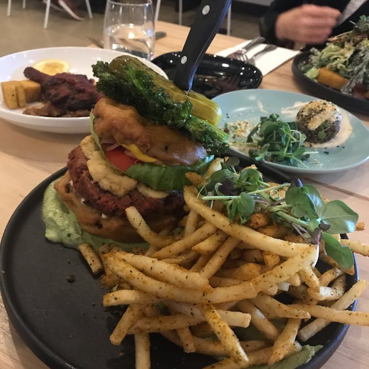 photo of Greenhouse Canteen and Bar Grandview Mushroom Cheeseburger shared by @arronlee on  28 Nov 2021 - review