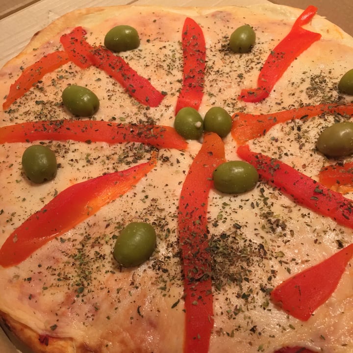 photo of Empanadas de 10 Nuñez Pizza con morrones shared by @abigrischpun on  08 Aug 2021 - review