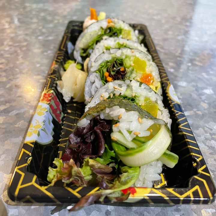 photo of Ginzaro Sushi Vegetable Roll shared by @vivalaviolet on  13 Jun 2022 - review