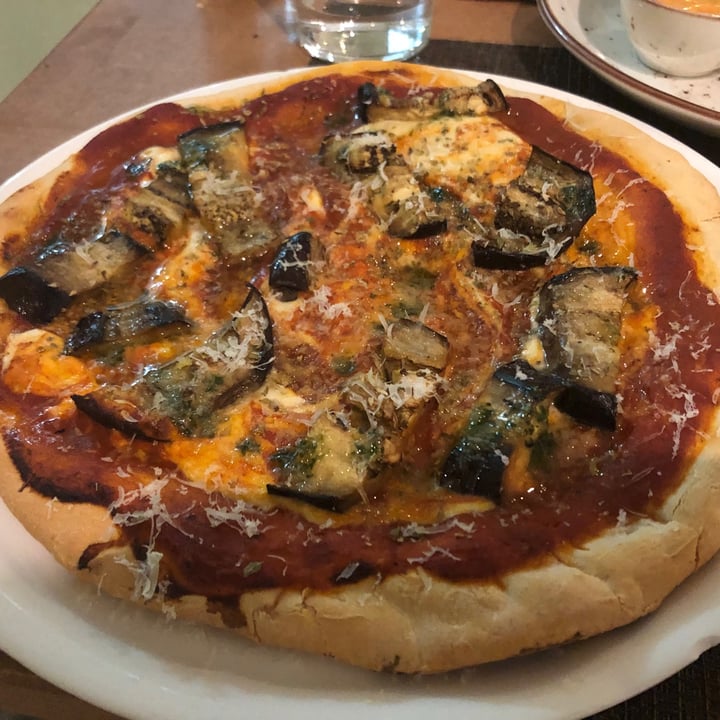 photo of Beagle Restaurant Pizza melanzana shared by @laveganorte on  15 Aug 2020 - review
