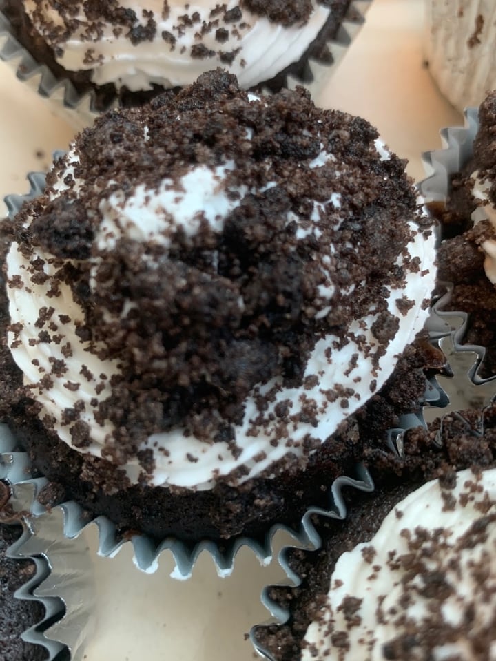photo of 7Vegans_HI Cookies & Cream Cupcakes shared by @kuuipo on  22 Jan 2020 - review