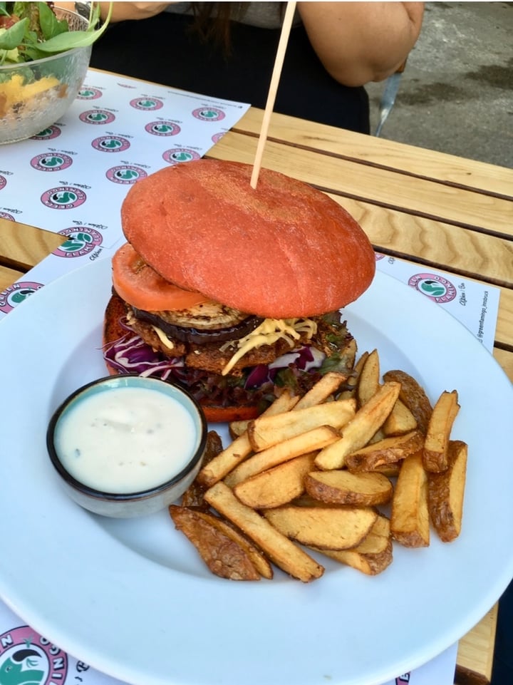 review photo of Green Flamingo Innsbruck Burger shared by @veganjaa on 14 Jan 2020 - review