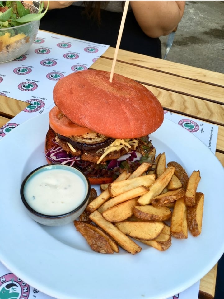 photo of Green Flamingo Innsbruck Burger shared by @veganjaa on  14 Jan 2020 - review