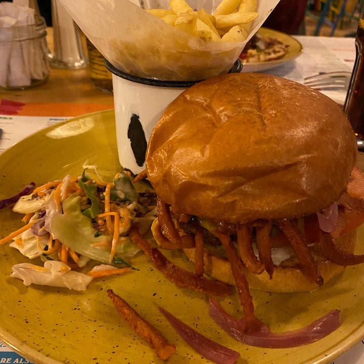 photo of Bendigo Lounge Vegan Beyond Cheese Burger shared by @clarewoods on  22 Nov 2022 - review