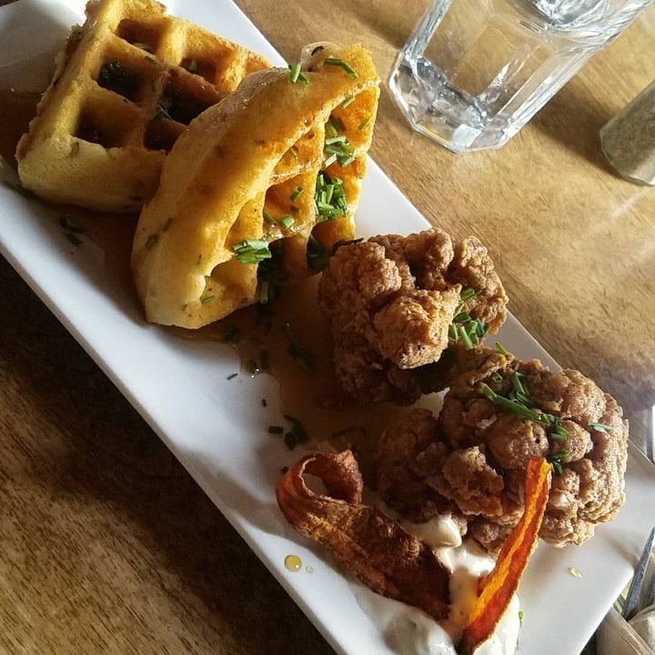 review photo of City O' City Chicken and waffles shared by @danieatsplants11 on 12 Apr 2018 - review