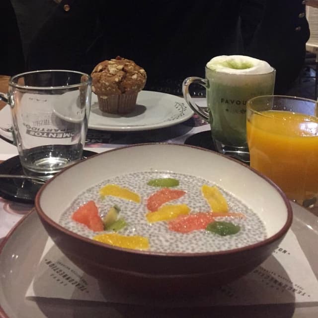 Photo of the dish “Chia pudding con frutas de estación”