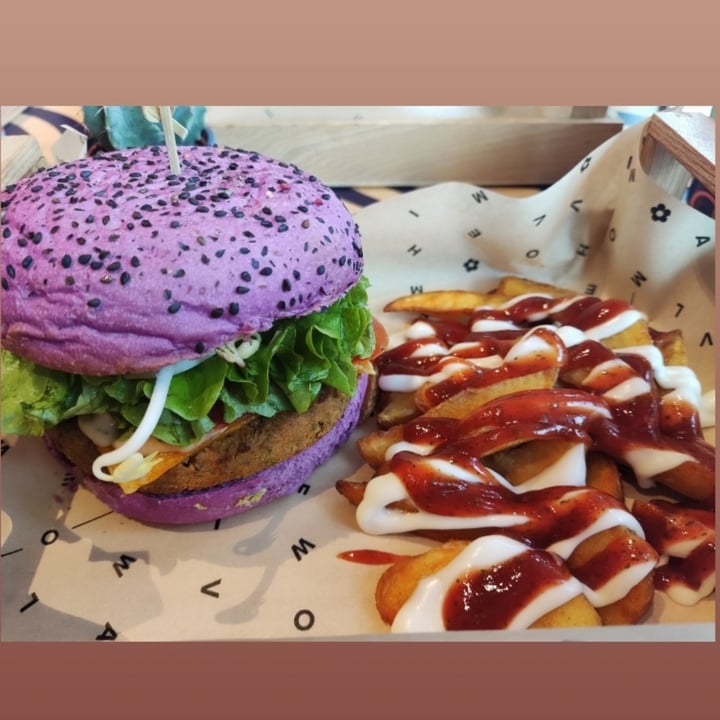 photo of Flower Burger cherry bomb shared by @felika on  09 Dec 2022 - review