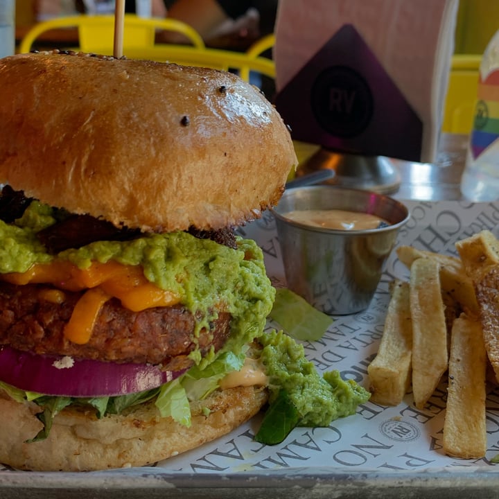 photo of Revolucion Verde Delagarza burger shared by @moonlight15 on  14 Jun 2022 - review