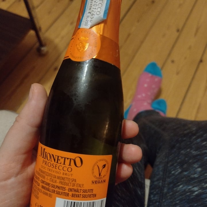 photo of Mionetto prosecco Doc Treviso Brut shared by @felice on  01 Jan 2022 - review
