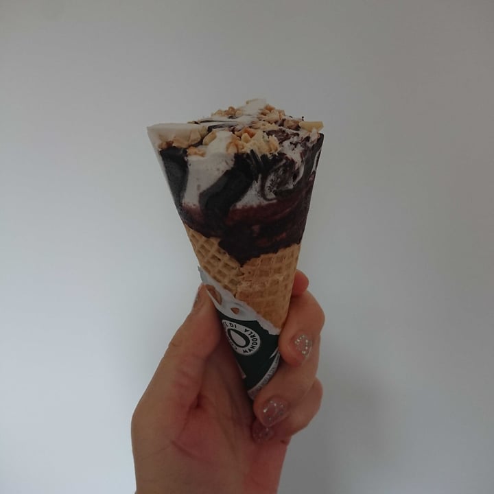 review photo of Sammontana Cono Vaniglia, Cacao E Nocciola shared by @fofy on 25 May 2022 - review