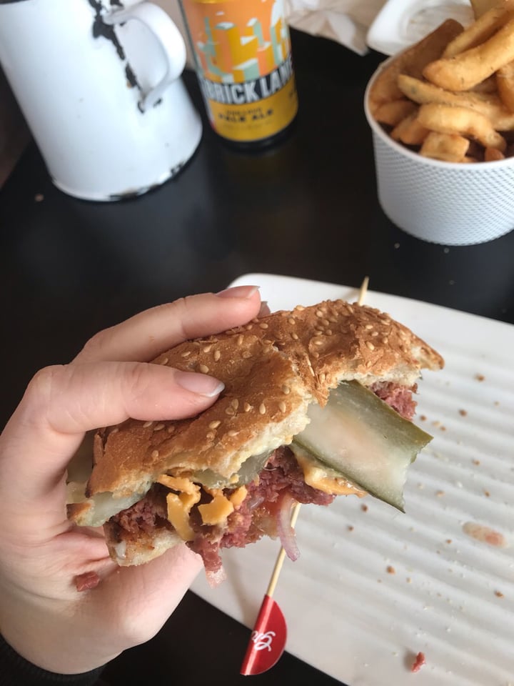photo of Grill'd Melbourne Central Vegan Cheeseburger with beyond meat patty shared by @tenayagray on  25 Aug 2019 - review