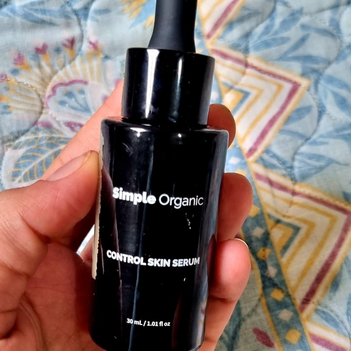 photo of Simple Organic Serum control skin shared by @carlamarquezini on  12 Jul 2022 - review