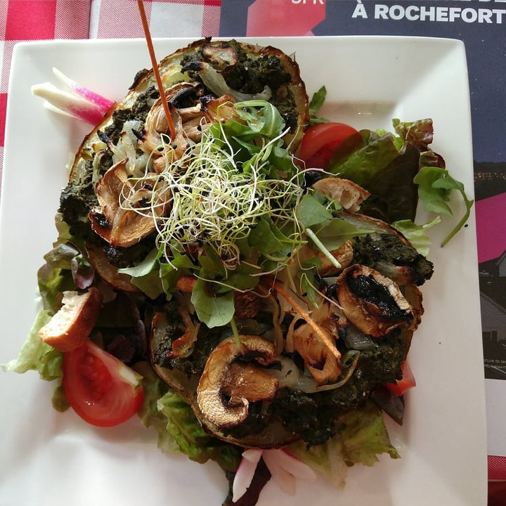 review photo of Patat' Chaud' Patate Option Végane Épinards Champignons shared by @vegananas on 09 Sep 2020 - review