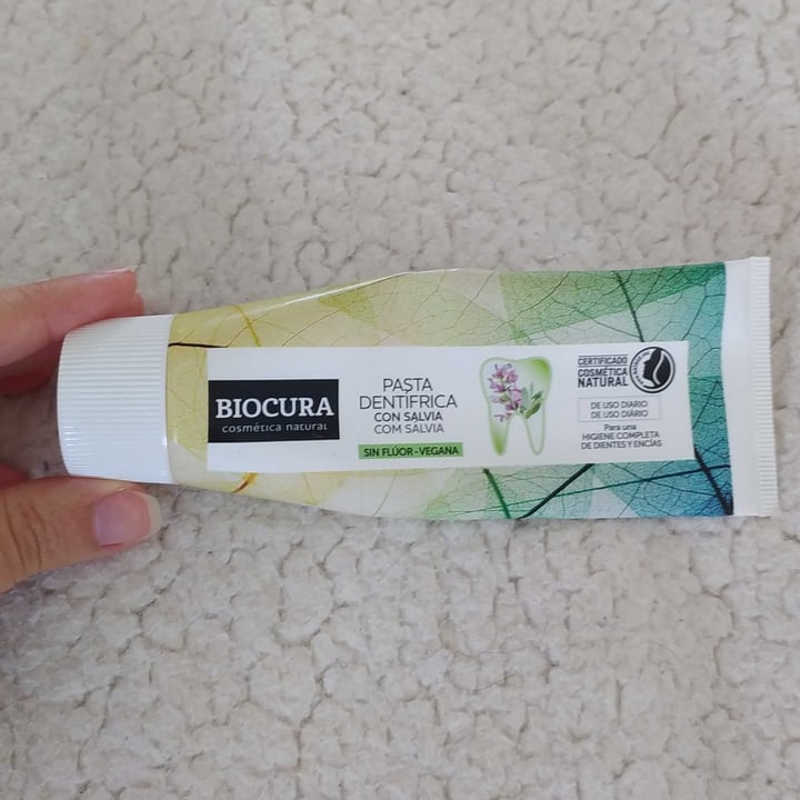 photo of Biocura Biocura Pasta Dentífrica Vegana shared by @charl07e on  16 Apr 2022 - review