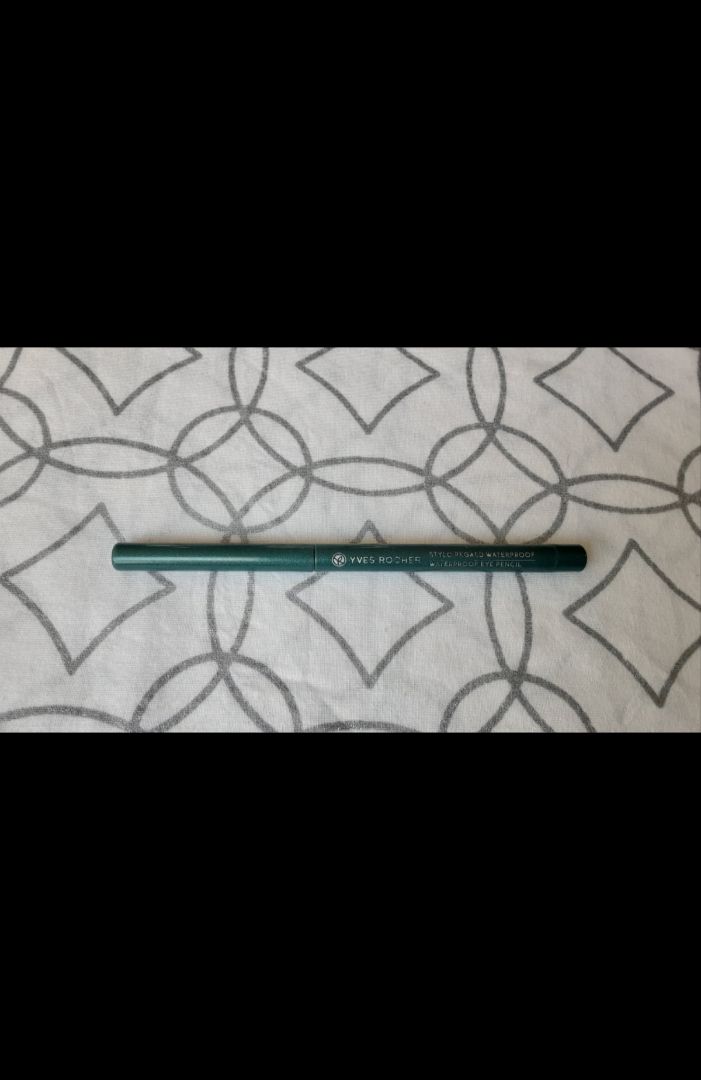 photo of Yves rocher Lápiz de ojos STYLO OJOS WATERPROOF 03 Vert shared by @sanag13 on  13 Apr 2020 - review