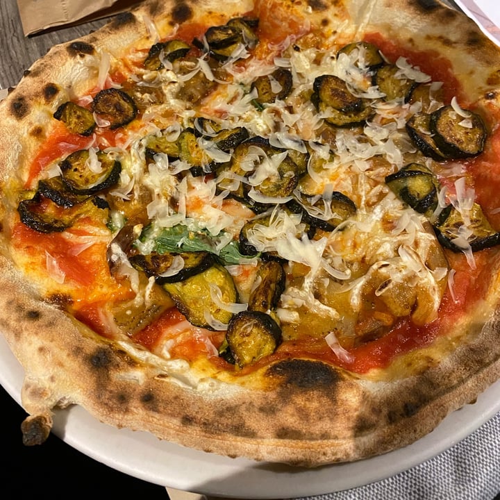 review photo of Pizzeria Fratelli Roselli Pizza Classicveg shared by @plantbasedeguzki on 13 Jun 2022 - review