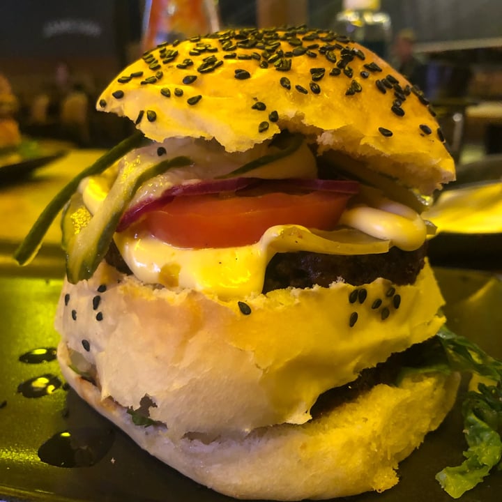 photo of Hudsons The Burger Joint (Claremont) The Infinity burger shared by @mothercitymatt on  26 Oct 2021 - review