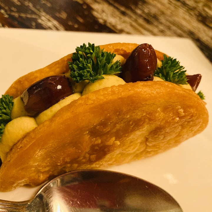 review photo of Capra e Cavoli vegetariano, vegano e pesce Farinata di ceci e humms shared by @federicathewitch on 20 Jul 2022 - review