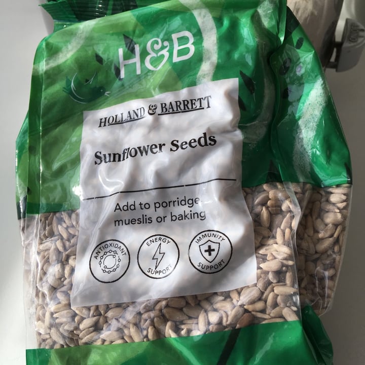 review photo of Holland & Barrett Sunflower seeds shared by @sandralondon on 21 Sep 2021 - review